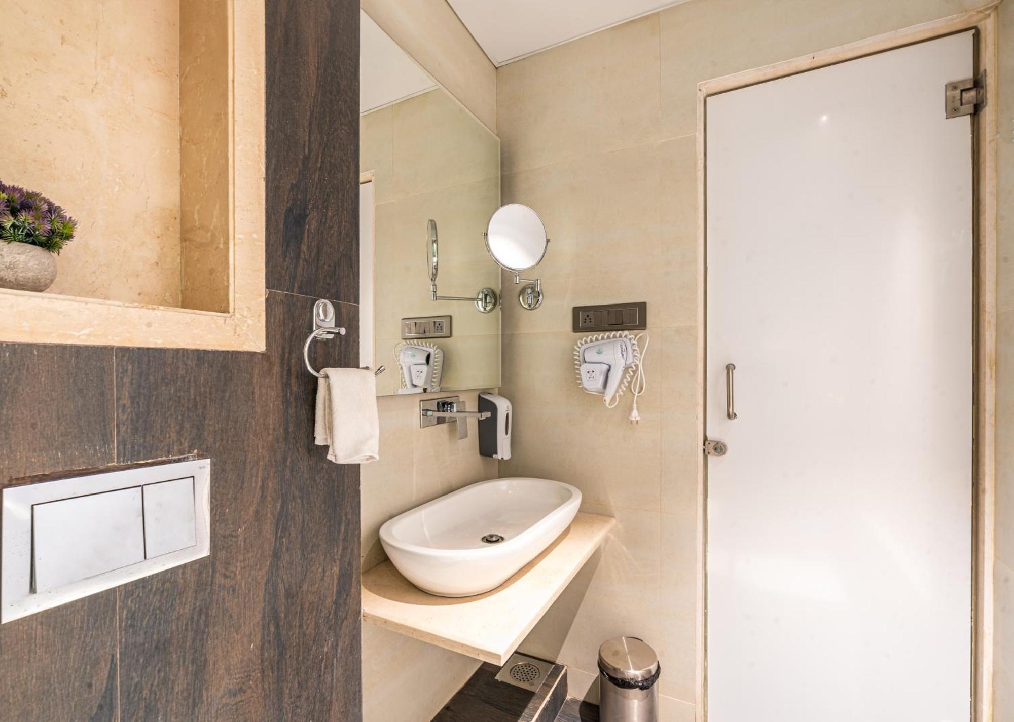 Treebo Premium Heritage Grand -Majiwada Тхане Экстерьер фото